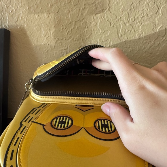 Star Wars Gold C-3PO Backpack - Picture 4 of 7